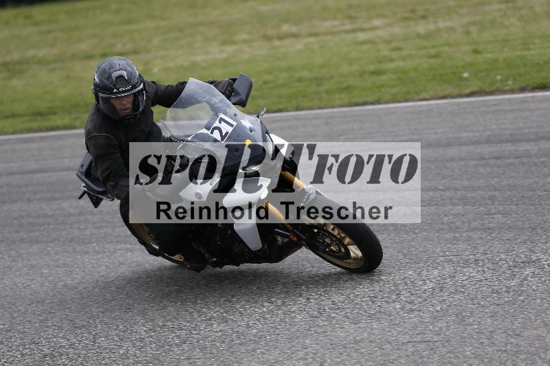 Archiv-2025/10 23.04.2025 Cornu Master School ADR/rot-rouge/21